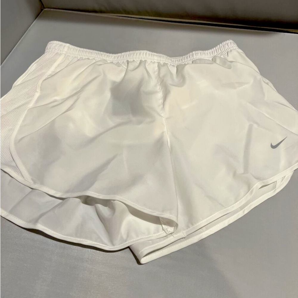 Nike Dri-Fit Short Girls Size Small White Training Running Jogging Gym